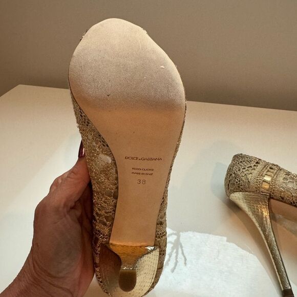Stunning Dolce & Gabbana Metallic Gold Fabric Peep Toe Pump - Picture 7 of 11